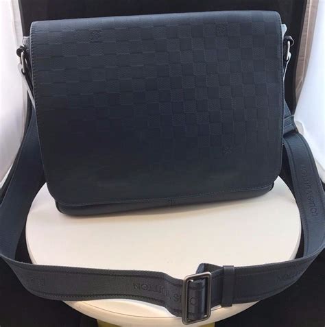 louis vuitton district pm leather|louis vuitton district messenger.